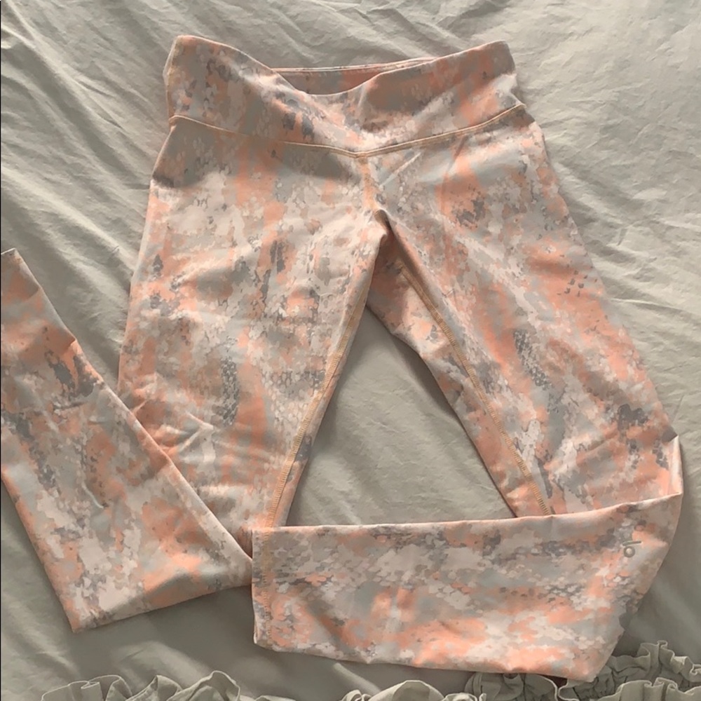 Alo Yoga Leggings (Airbrush Print)